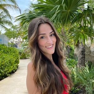 Meet your Posher, Yailin